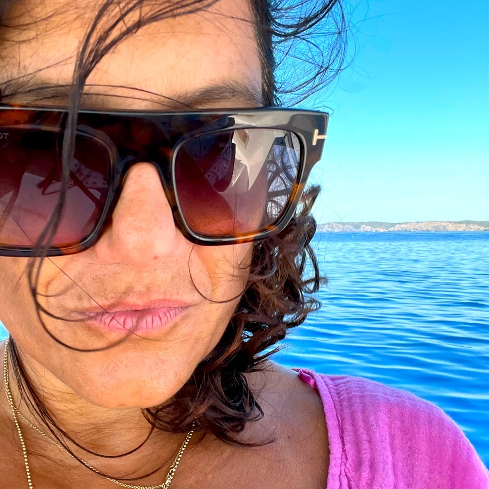 Meet your Posher, Posh